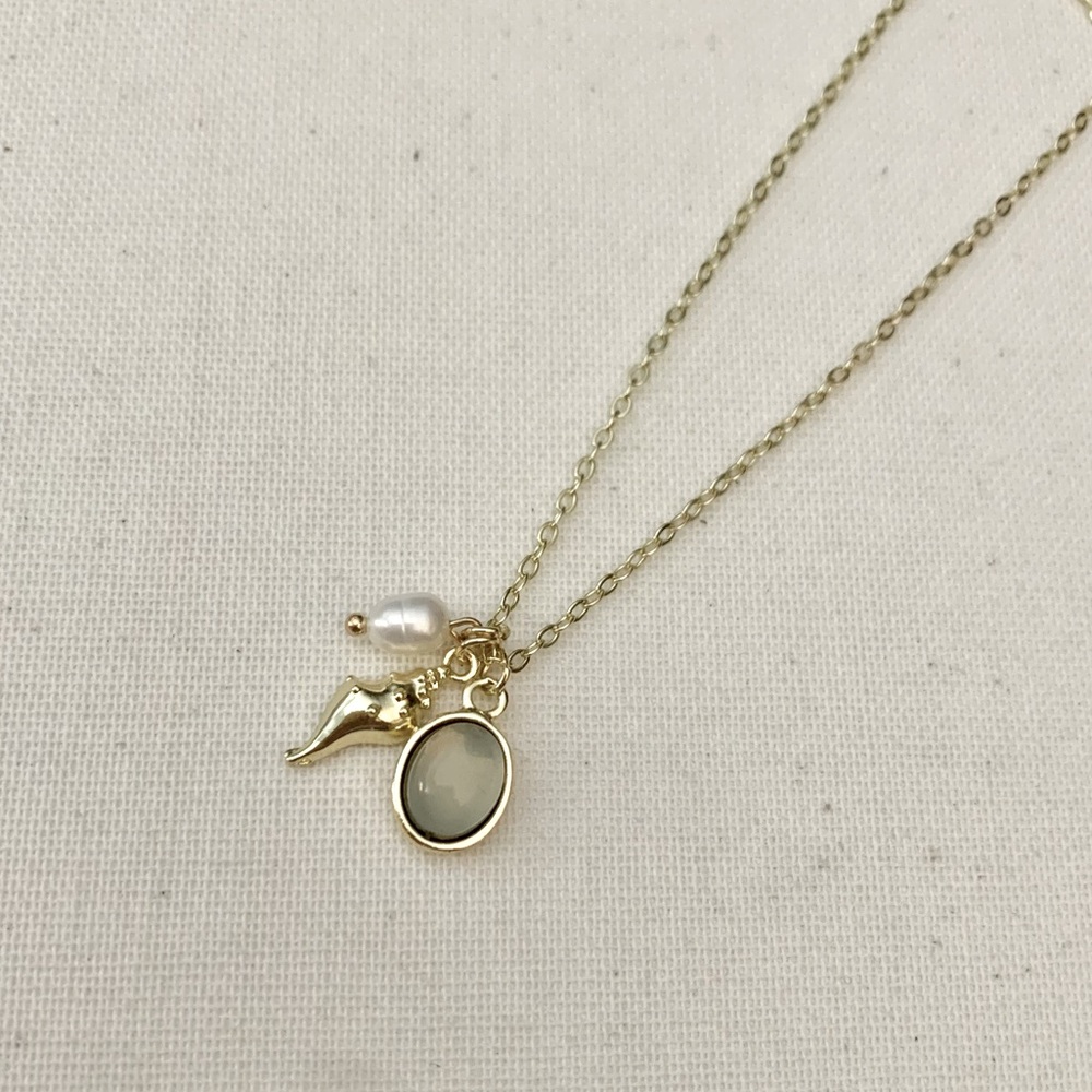 Bundle Only💫14K GP Boho Green Stone Gold Sea Shell Pearl Charm Pendant Necklace